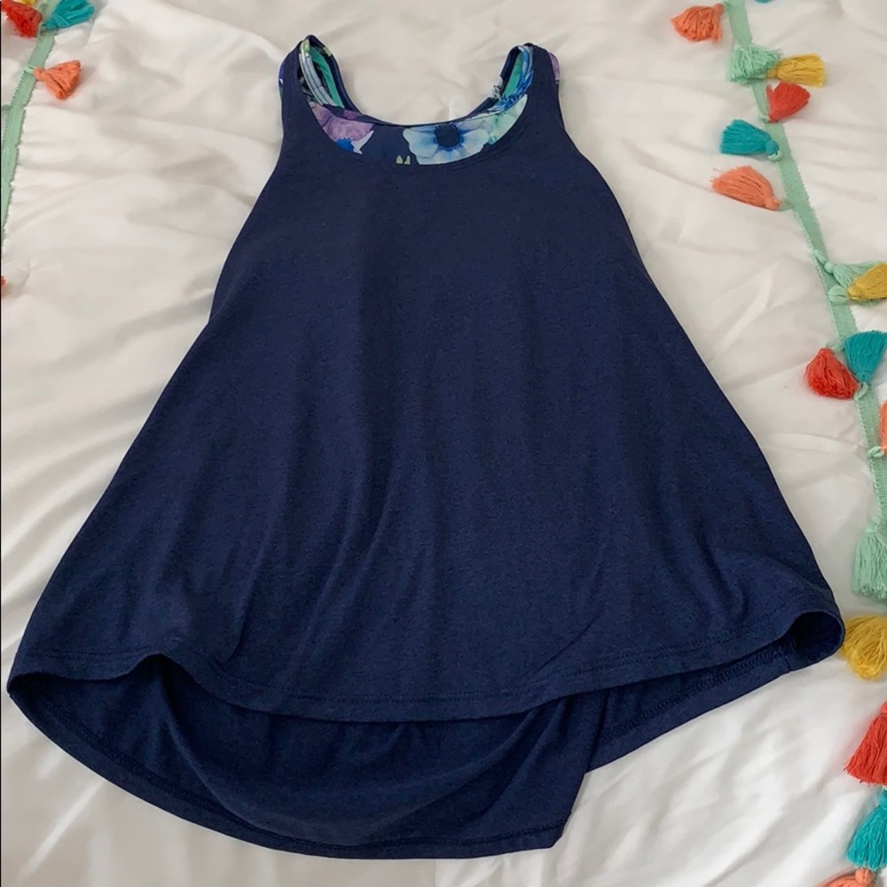 Floral and navy tank top!!!💘